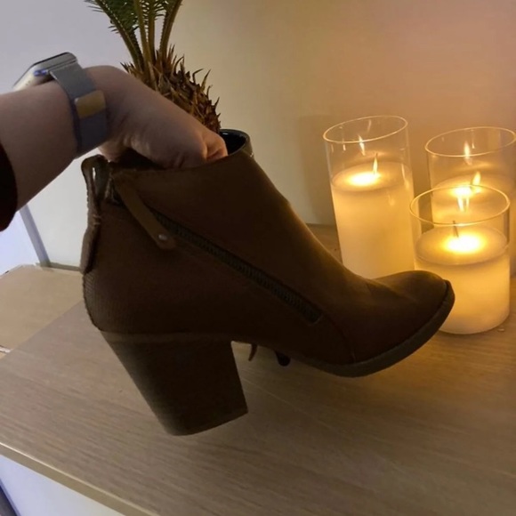 Dolce Vita Jameson Bootie - Picture 3 of 4